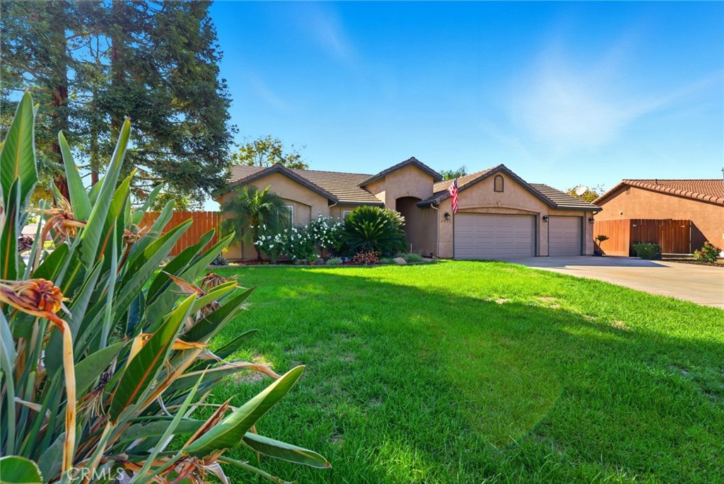 2431 S Cedar, Visalia, CA 93292