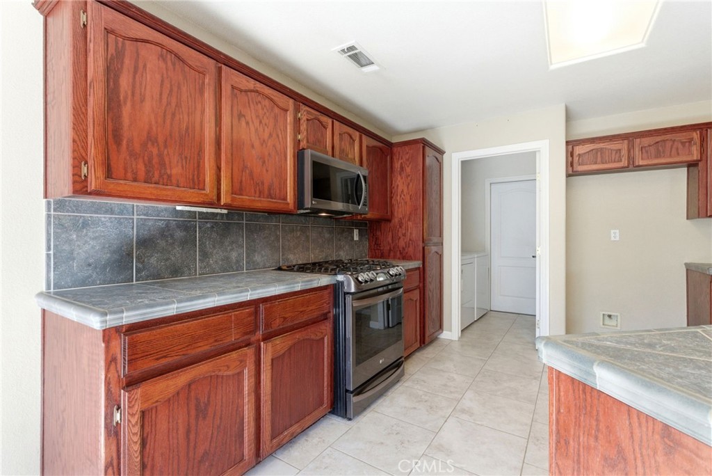 2431 S Cedar, Visalia, CA 93292