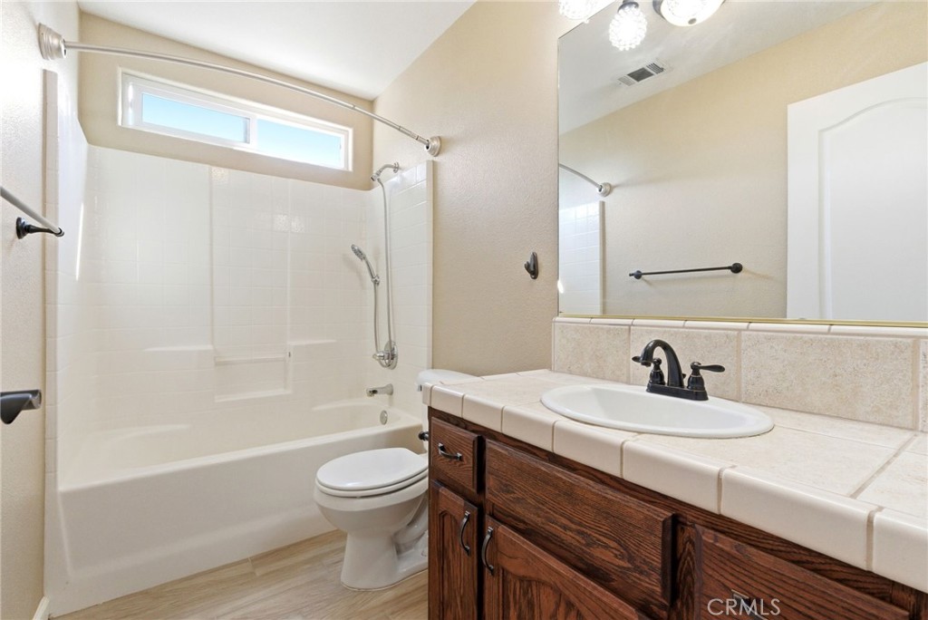 2431 S Cedar, Visalia, CA 93292