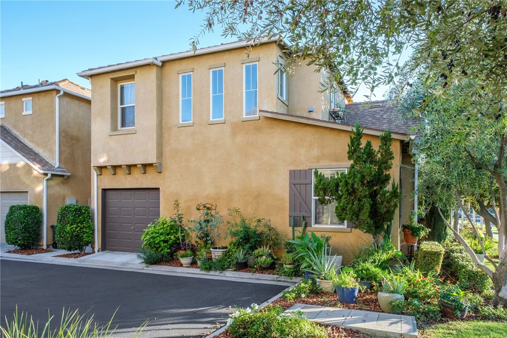 1783 N Leonard, Clovis, CA 93619