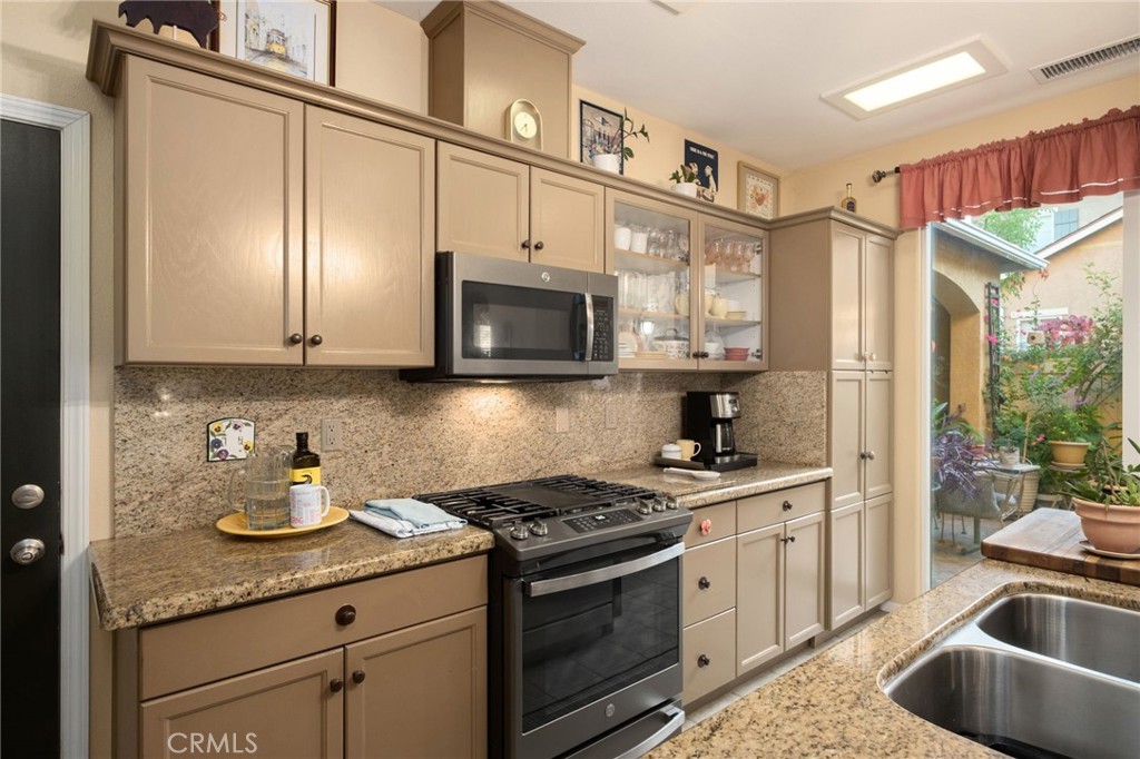 1783 N Leonard, Clovis, CA 93619