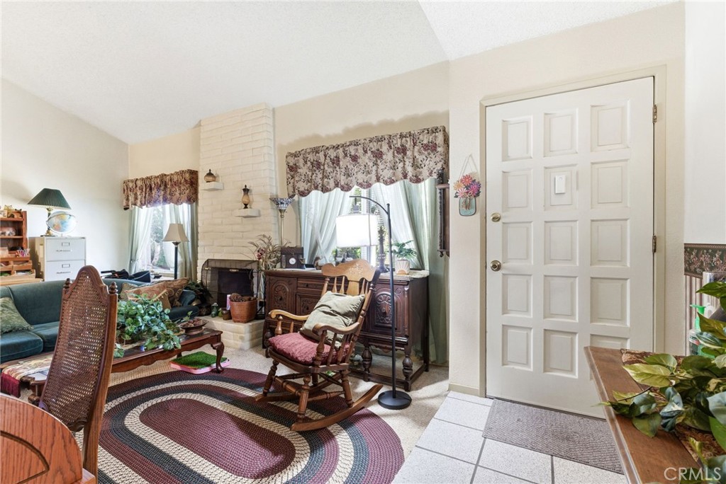 1927 S Chinowth St, Visalia, CA 93277