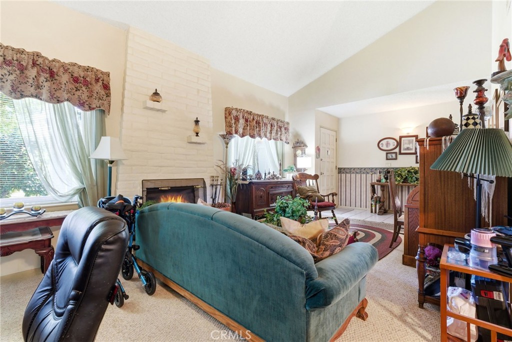 1927 S Chinowth St, Visalia, CA 93277