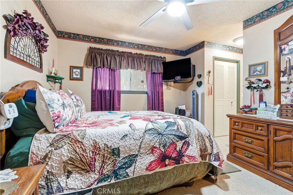 1927 S Chinowth St, Visalia, CA 93277