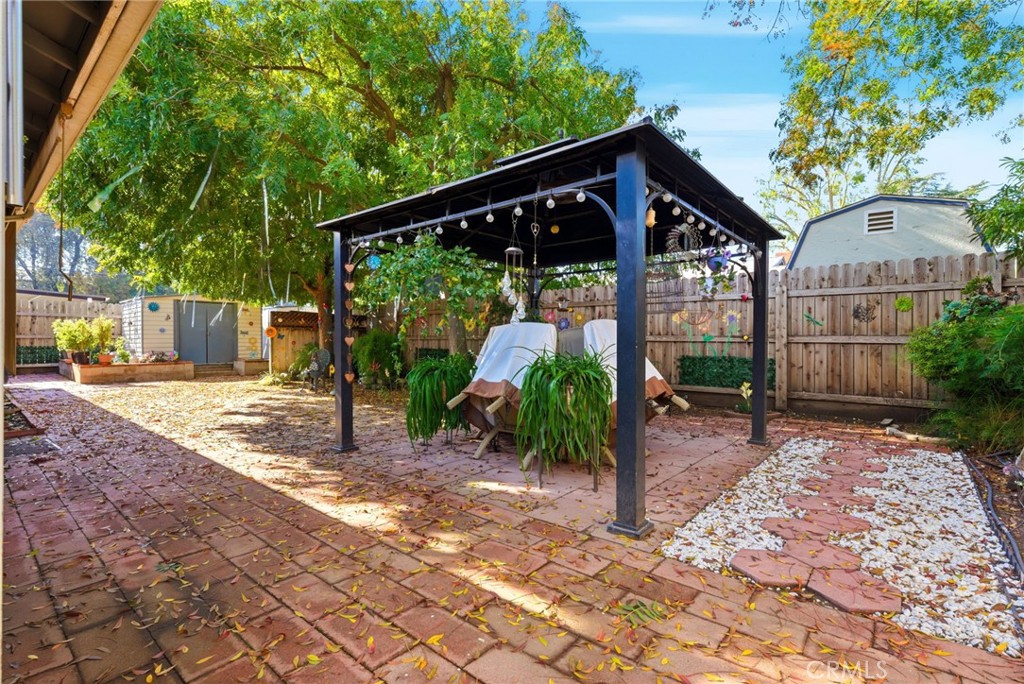 1927 S Chinowth St, Visalia, CA 93277