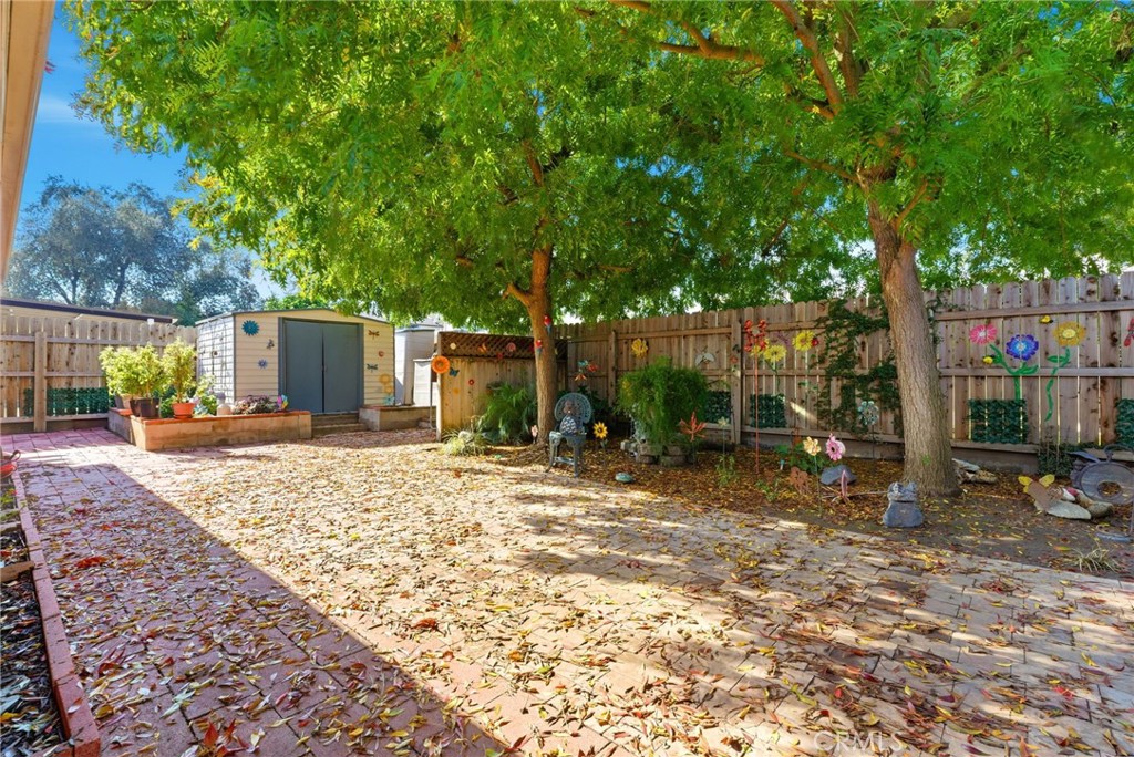 1927 S Chinowth St, Visalia, CA 93277