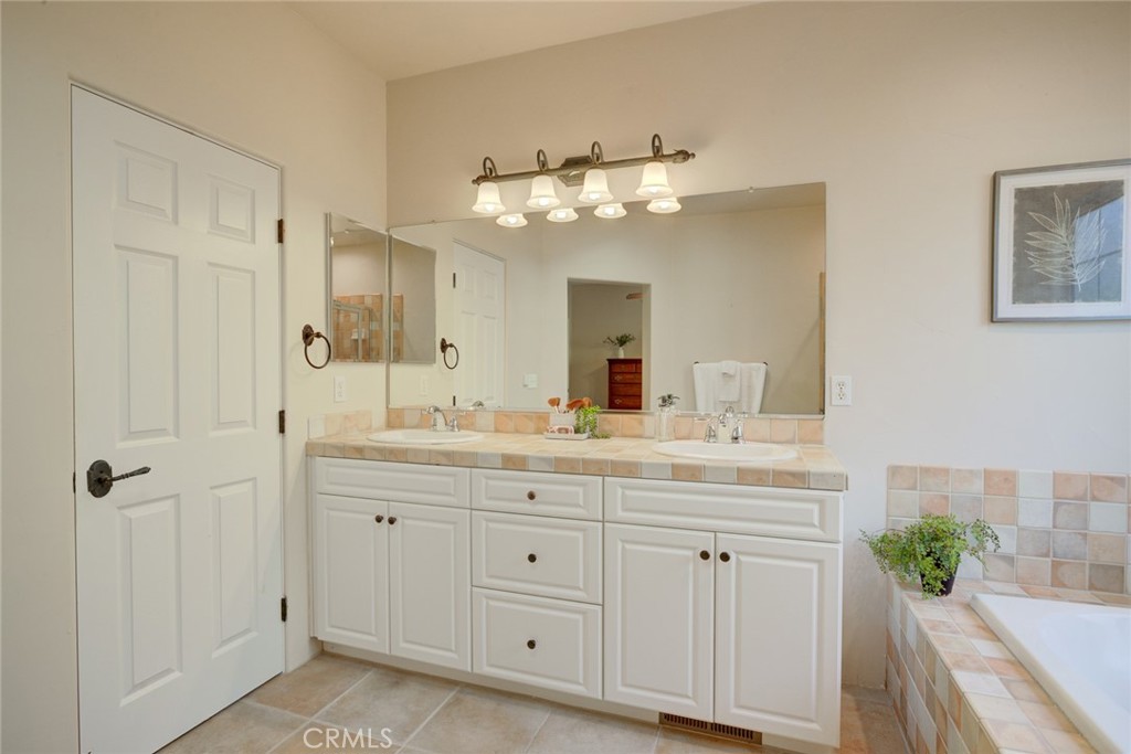 544 Stoneridge Dr, San Luis Obispo, CA 93401