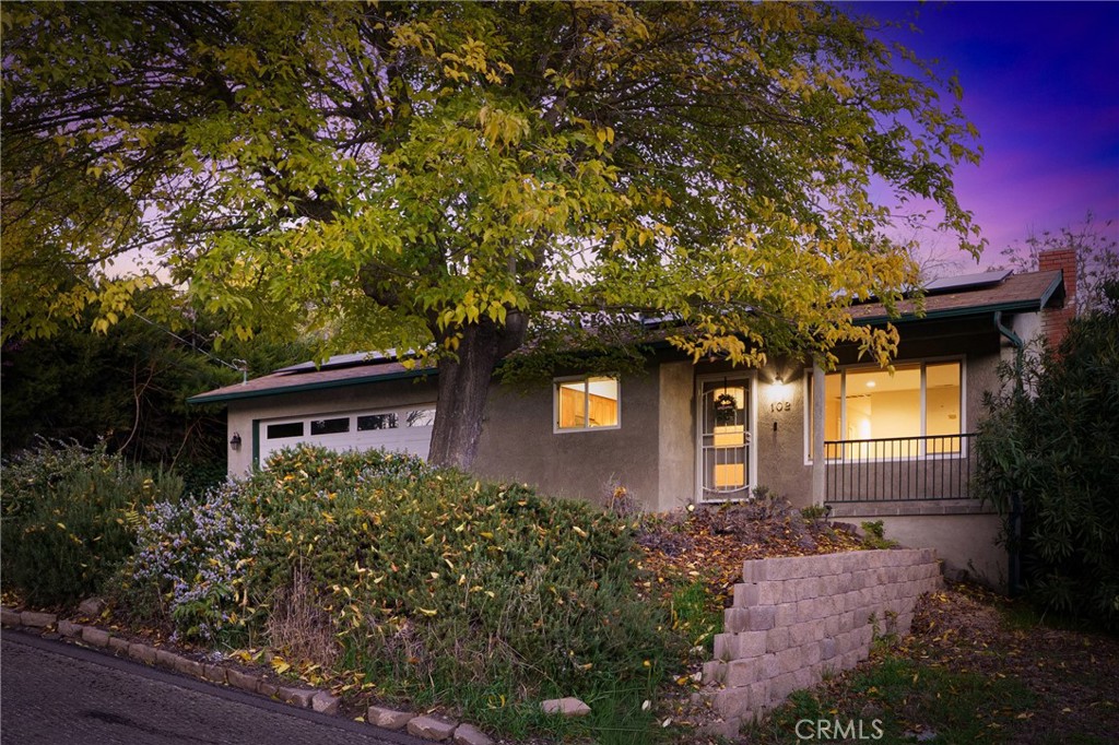 102 Glencrest Ln, Paso Robles, CA 93446