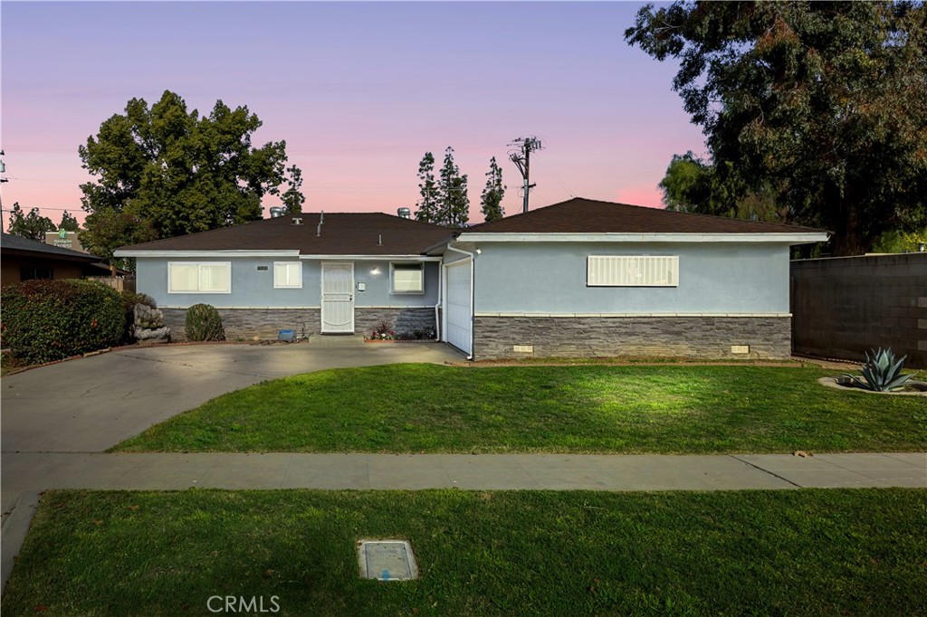 5097 E Carmen Ave, Fresno, CA 93727