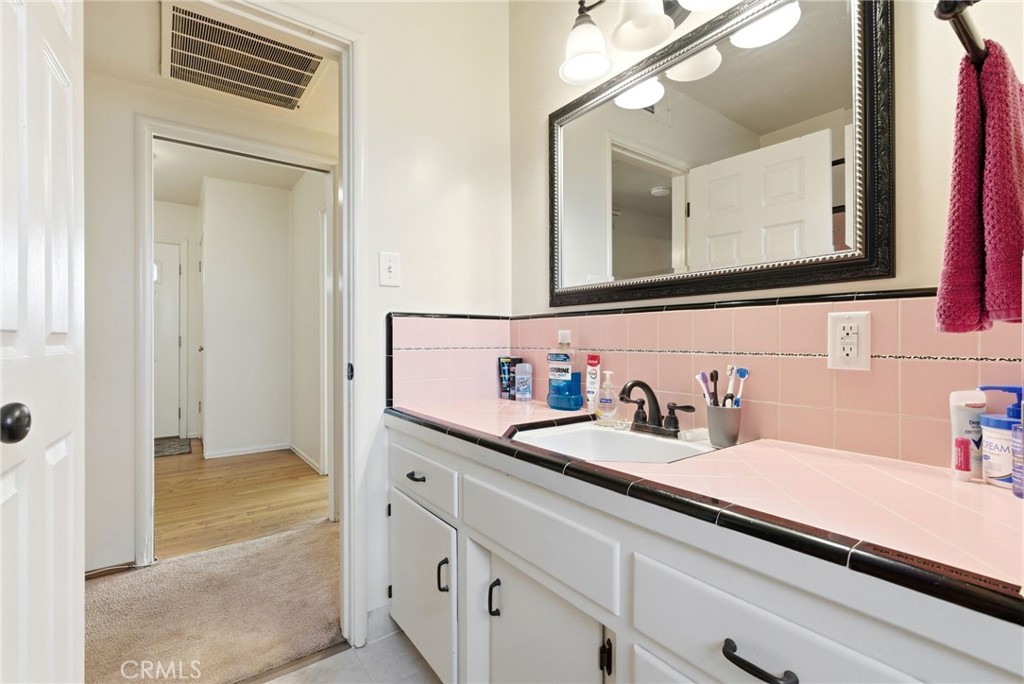 2410 S Locust, Visalia, CA 93277