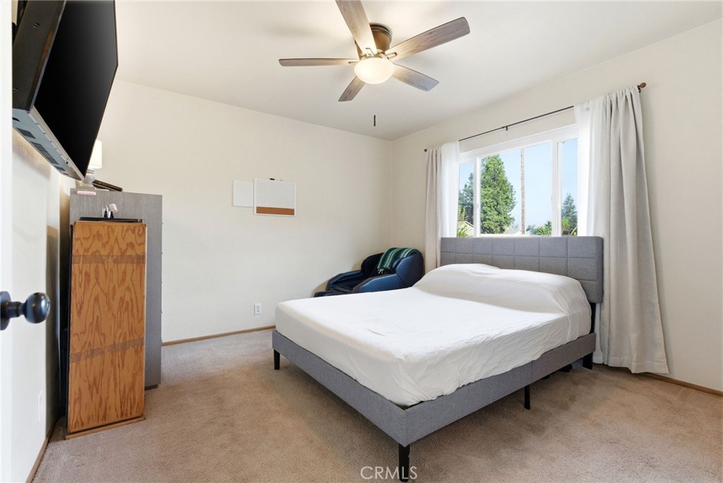 2410 S Locust, Visalia, CA 93277