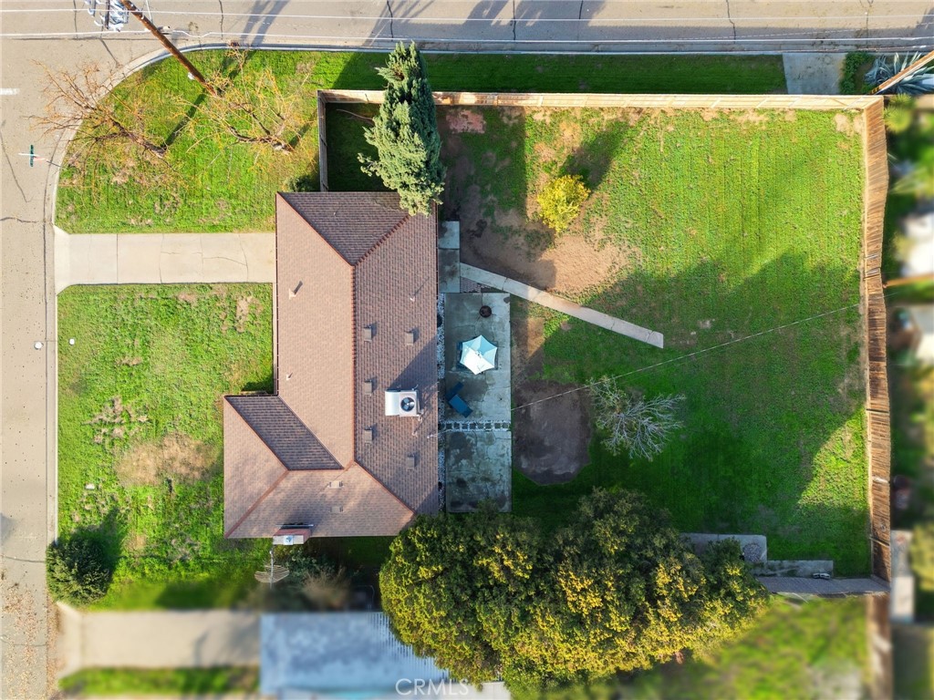 2410 S Locust, Visalia, CA 93277