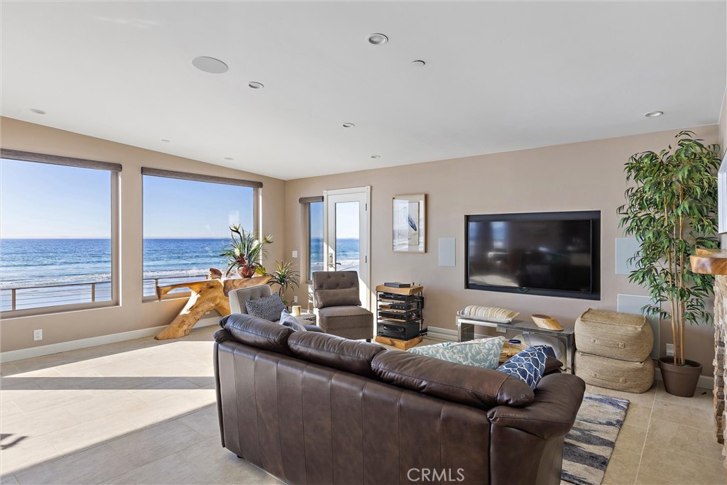 3352 Studio Dr, Cayucos, CA 93430