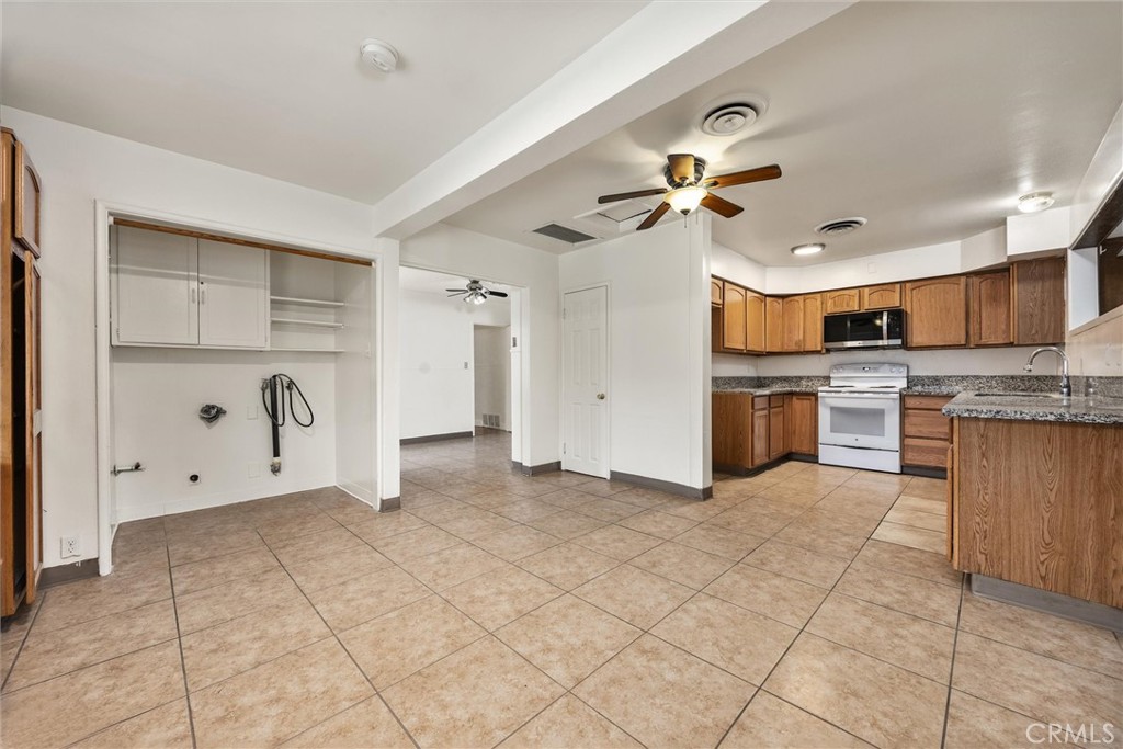 838 20th, Delano, CA 93215