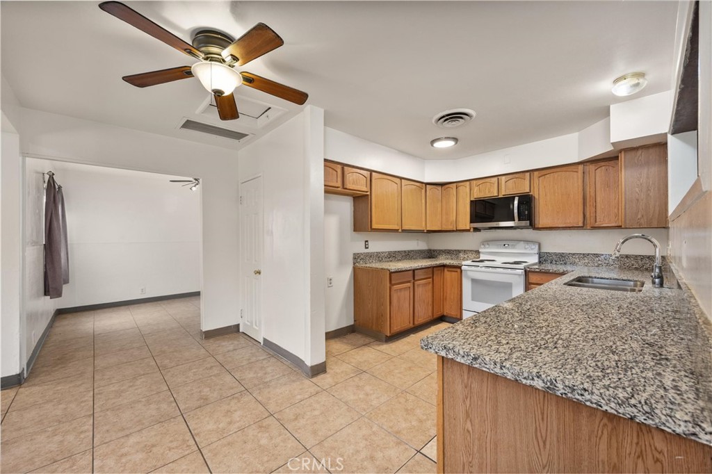 838 20th, Delano, CA 93215