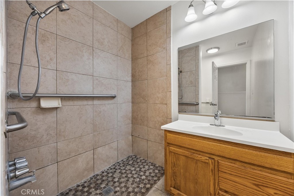 838 20th, Delano, CA 93215