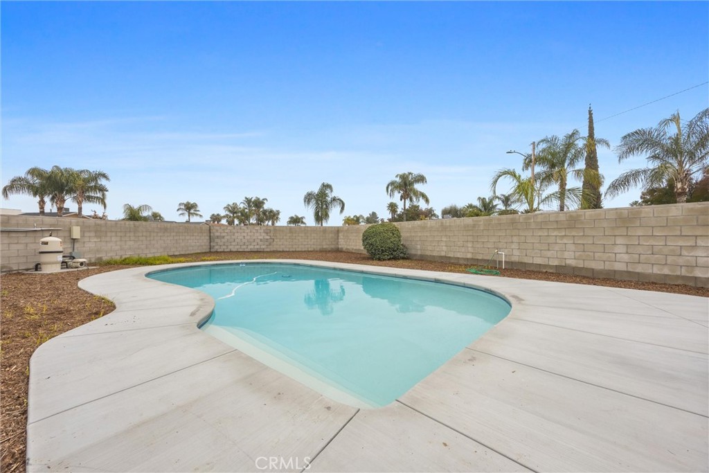 838 20th, Delano, CA 93215