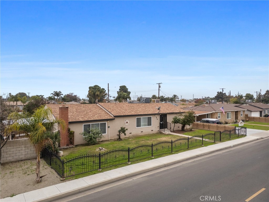 838 20th, Delano, CA 93215