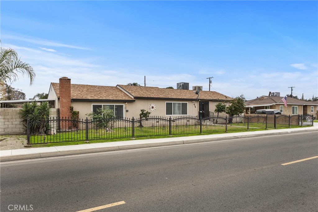 838 20th, Delano, CA 93215