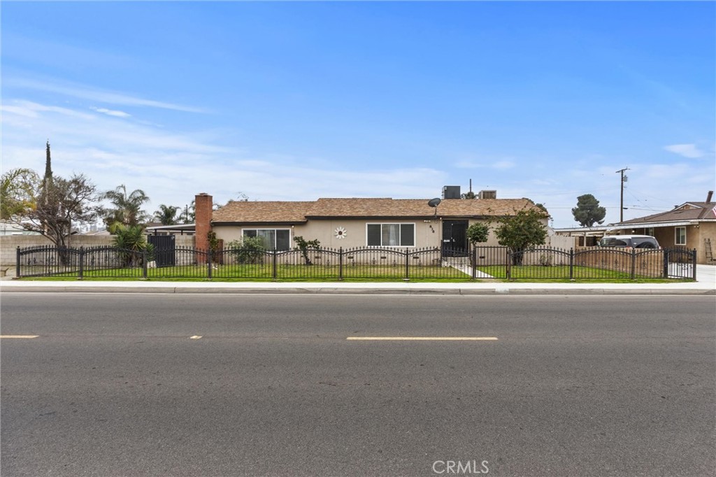 838 20th, Delano, CA 93215