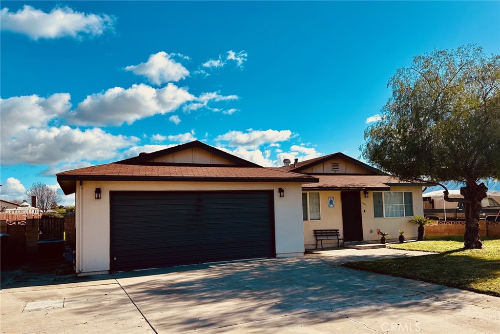 1524 S Marion St, Tulare, CA 93274