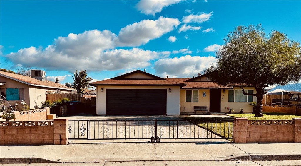 1524 S Marion St, Tulare, CA 93274