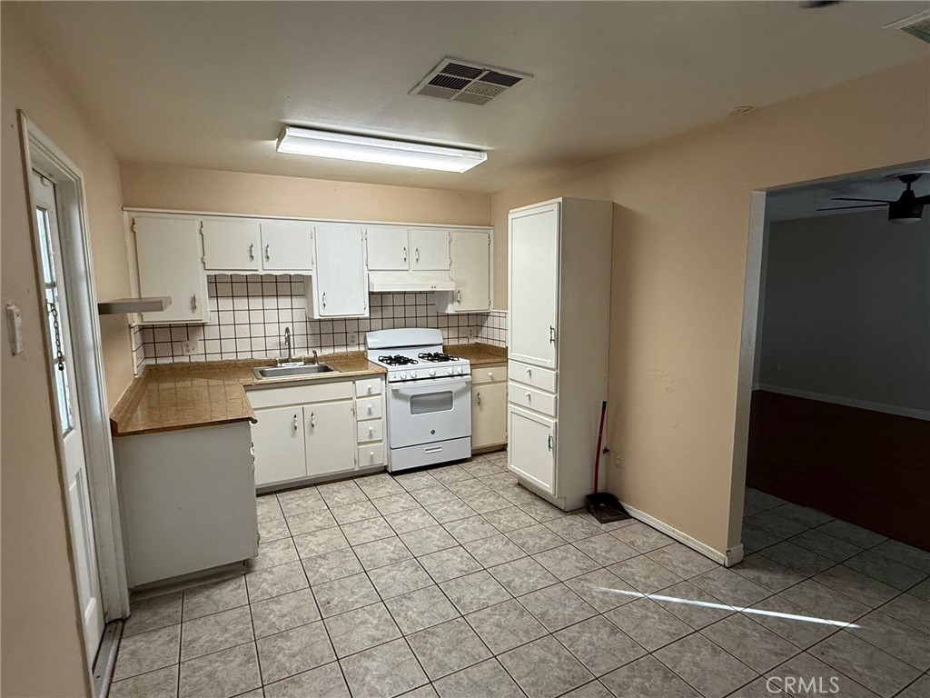 1524 S Marion St, Tulare, CA 93274