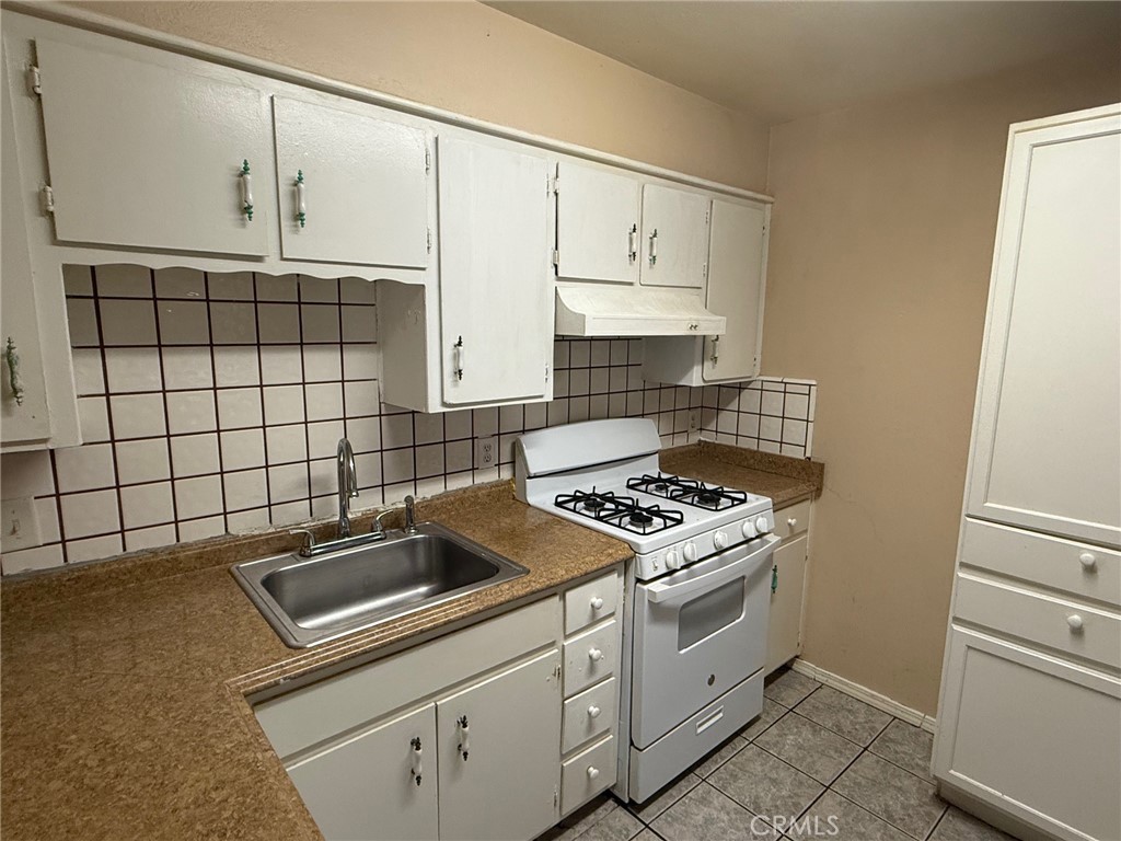 1524 S Marion St, Tulare, CA 93274