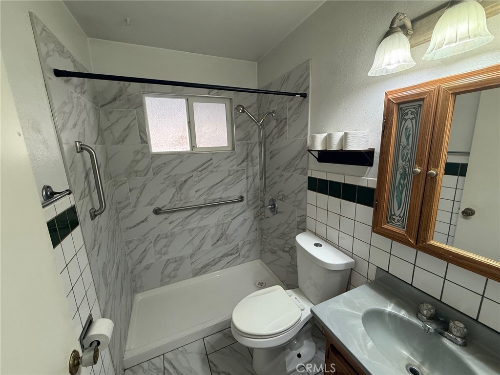 1524 S Marion St, Tulare, CA 93274