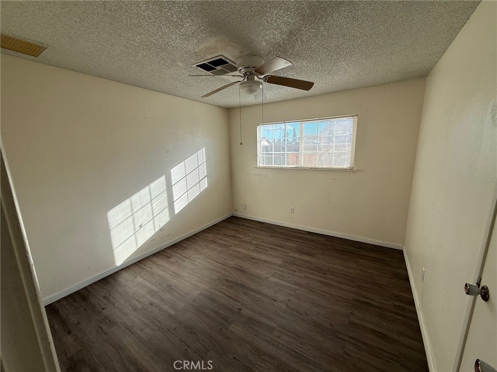 1524 S Marion St, Tulare, CA 93274