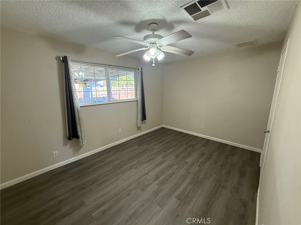 1524 S Marion St, Tulare, CA 93274