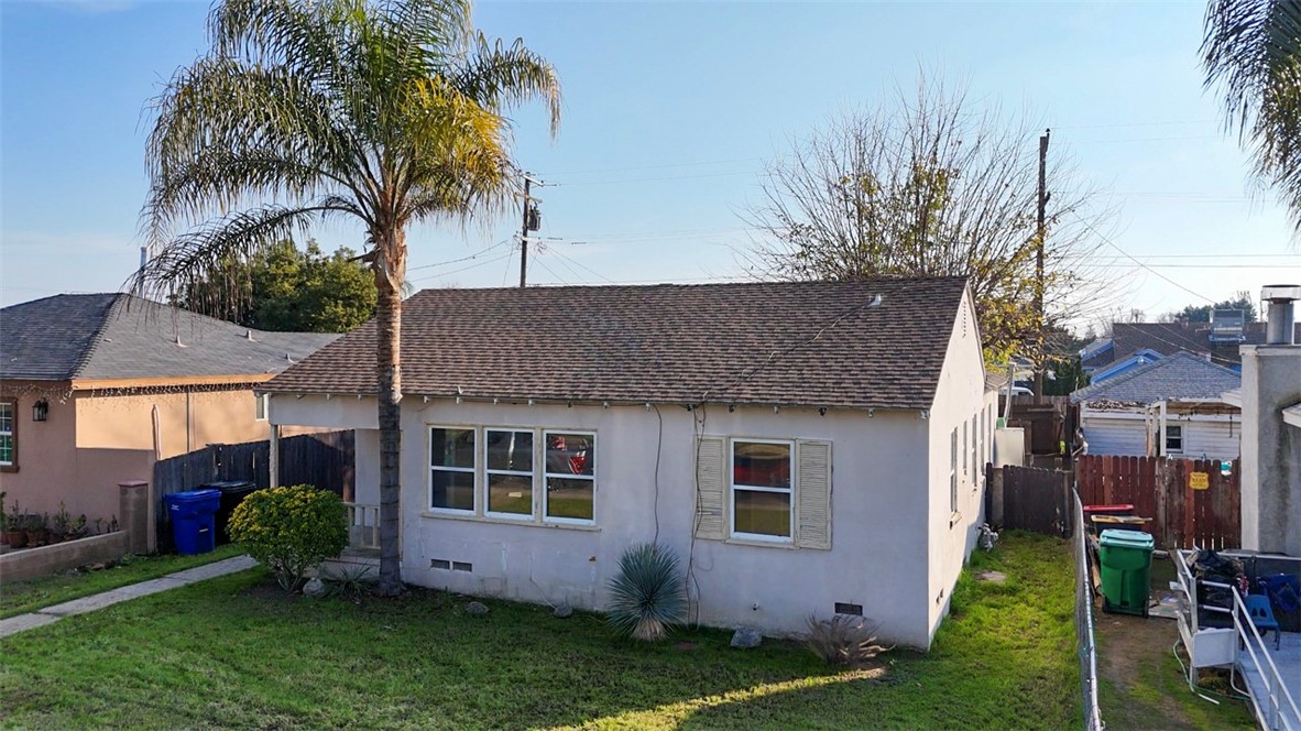 245 Atlantic Ave, Shafter, CA 93263