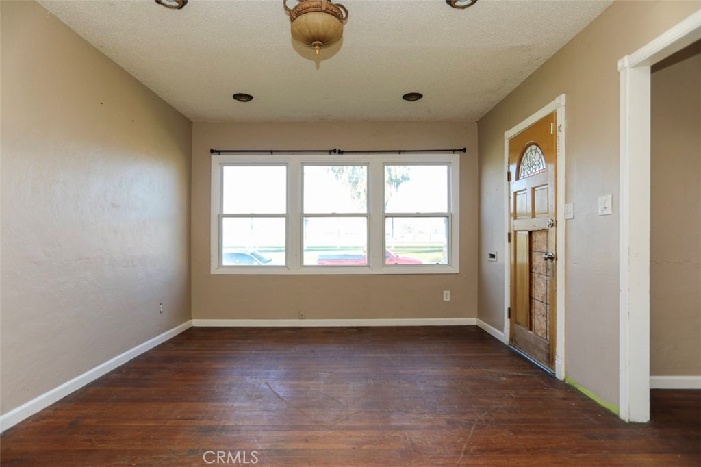 245 Atlantic Ave, Shafter, CA 93263