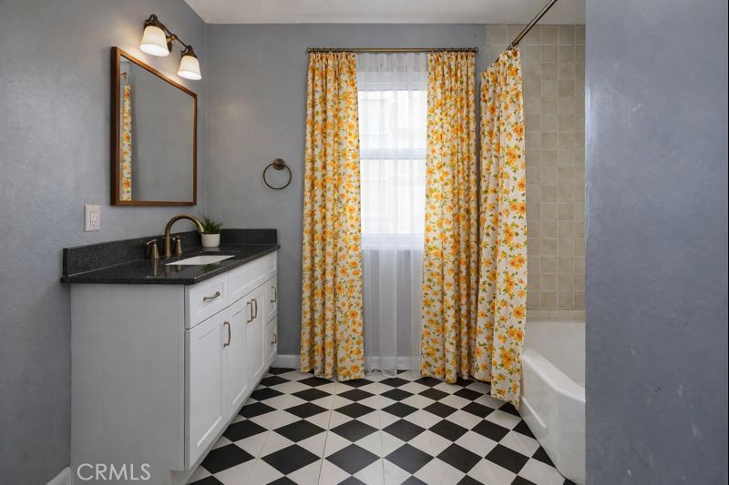 245 Atlantic Ave, Shafter, CA 93263