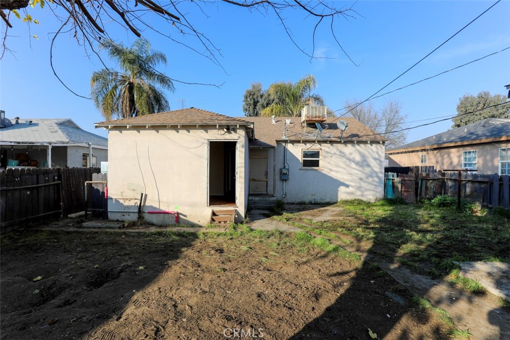245 Atlantic Ave, Shafter, CA 93263