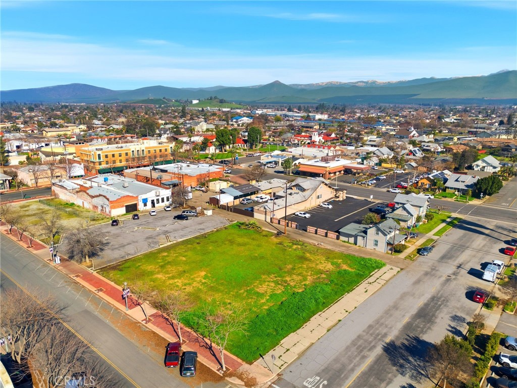 190 S Elmwood Ave, Lindsay, CA 93247