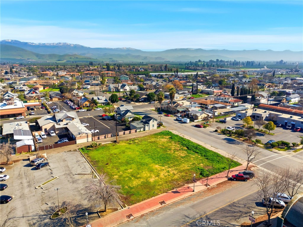 190 S Elmwood Ave, Lindsay, CA 93247