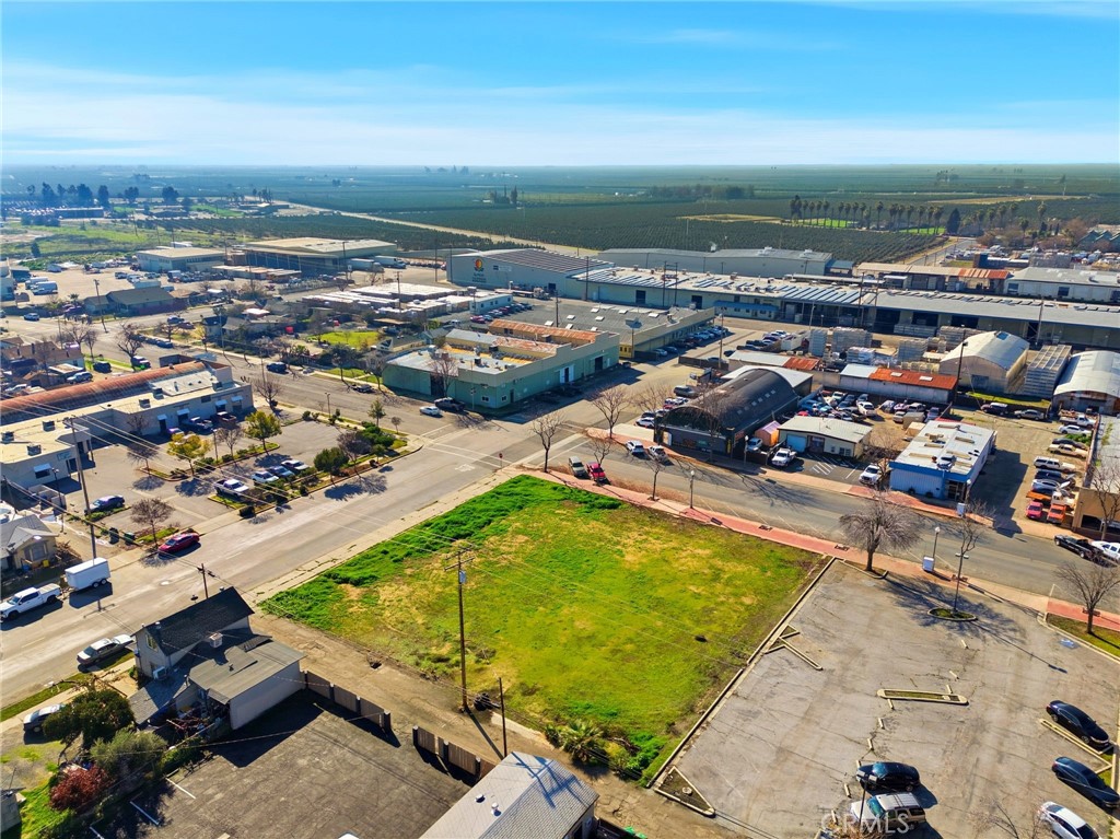 190 S Elmwood Ave, Lindsay, CA 93247