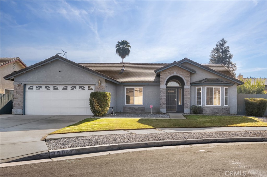 15647 Wooten Ct, Kerman, CA 93630