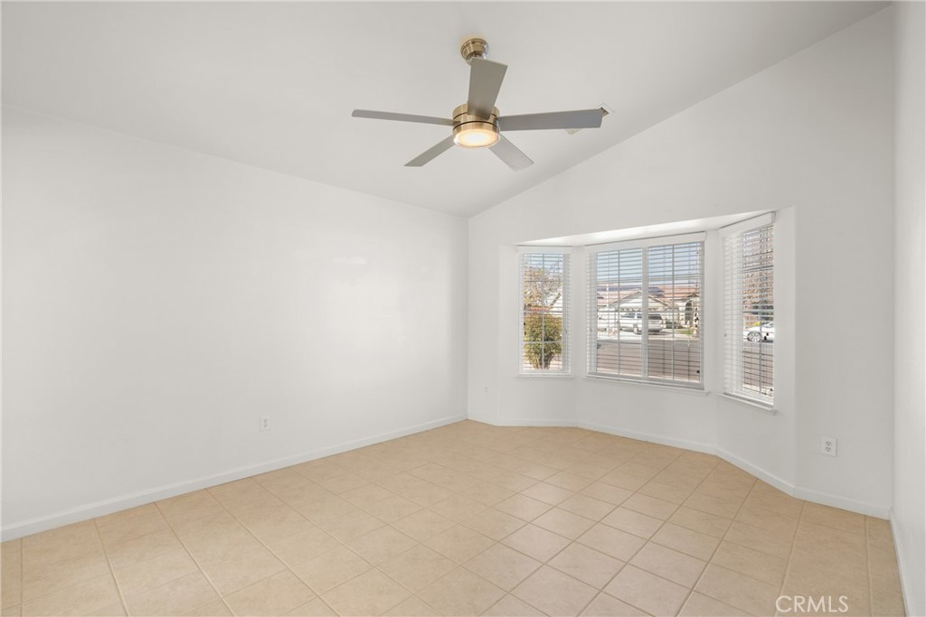 15647 Wooten Ct, Kerman, CA 93630