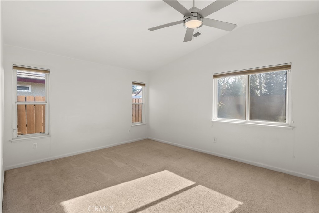 15647 Wooten Ct, Kerman, CA 93630