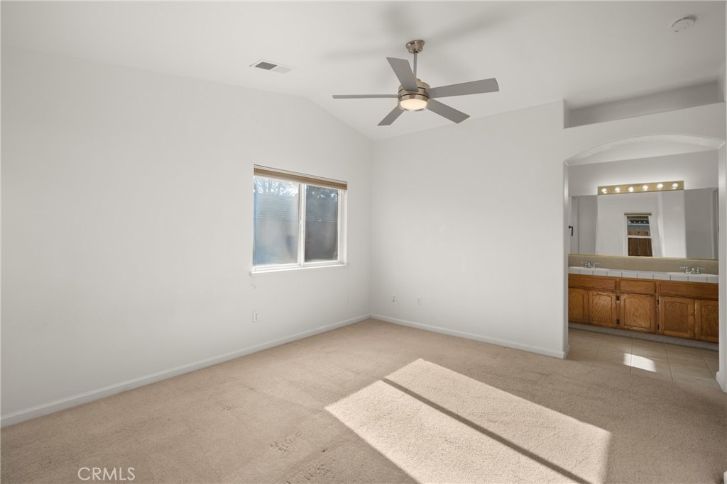 15647 Wooten Ct, Kerman, CA 93630