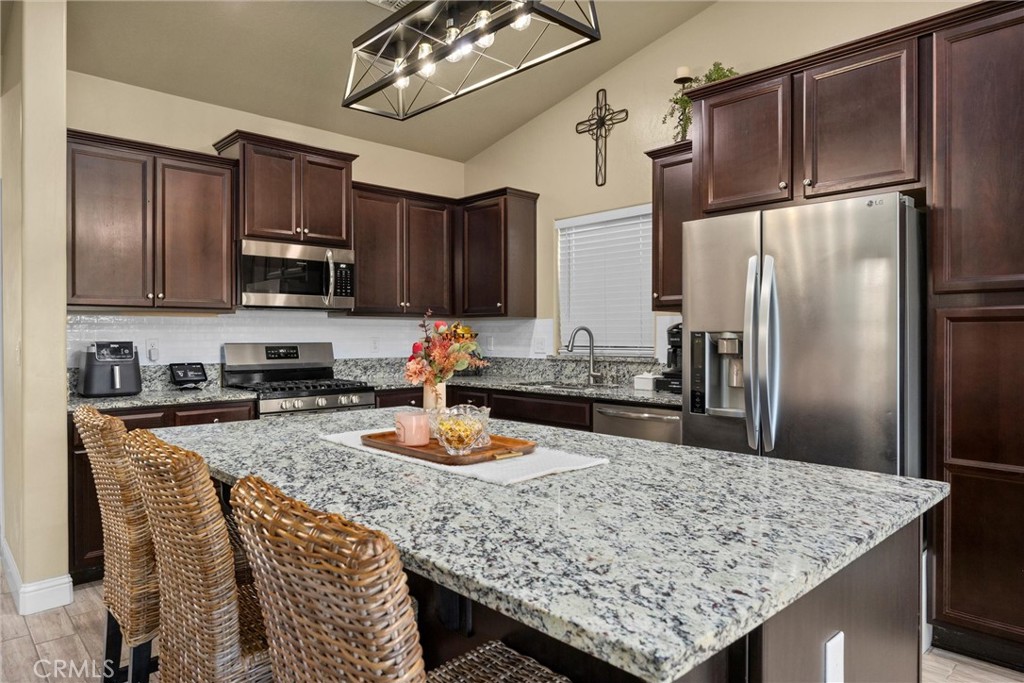 9405 Laurel Ridge, Shafter, CA 93263