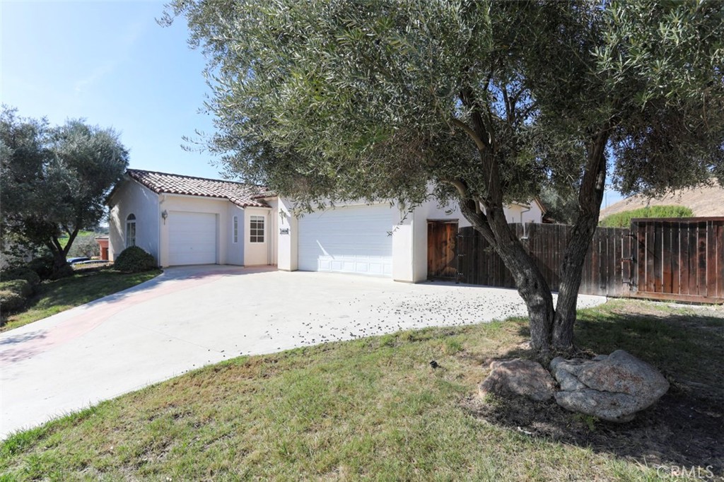 1639 Kleck, Paso Robles, CA 93446