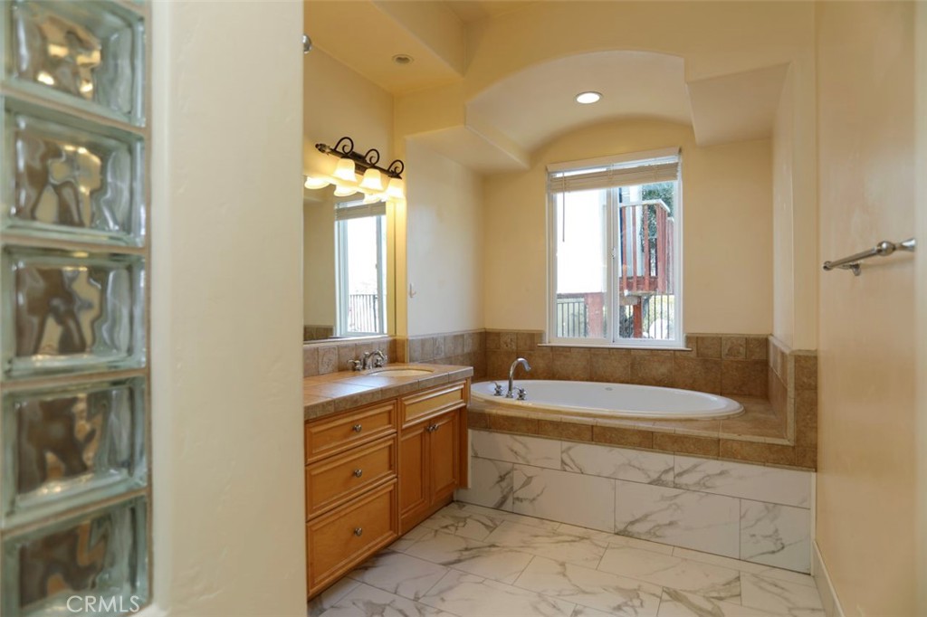 1639 Kleck, Paso Robles, CA 93446