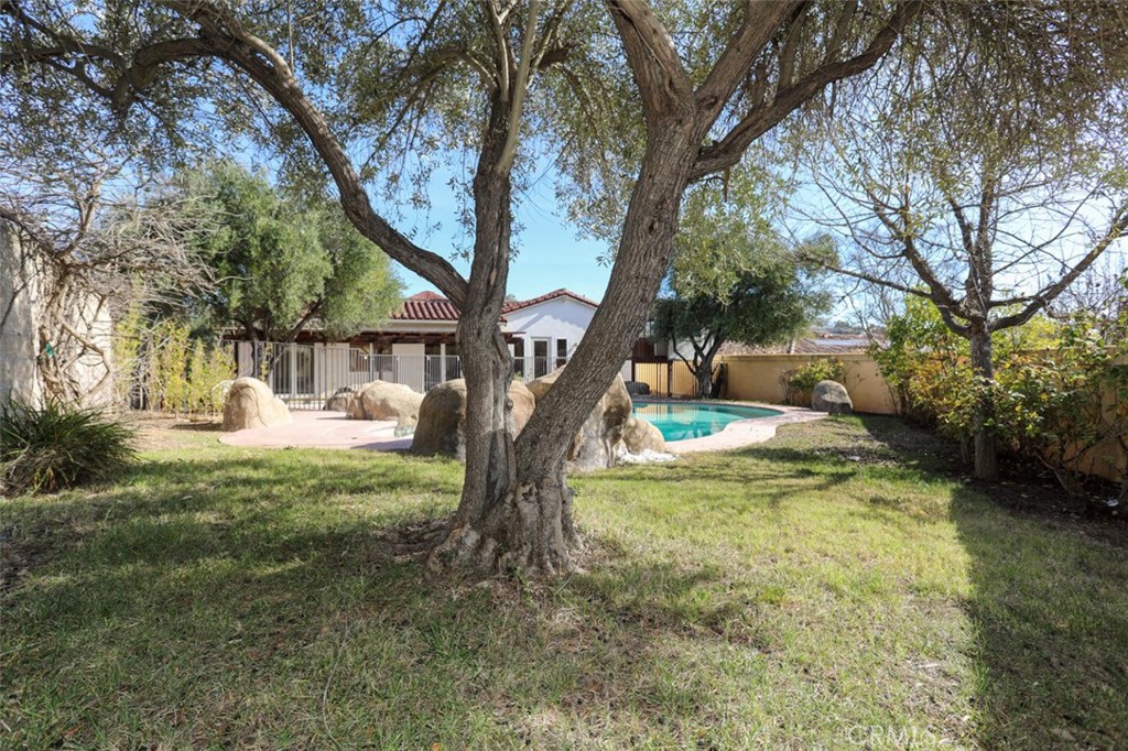 1639 Kleck, Paso Robles, CA 93446