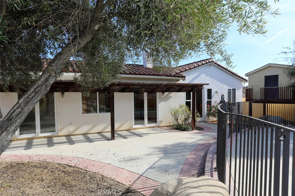 1639 Kleck, Paso Robles, CA 93446