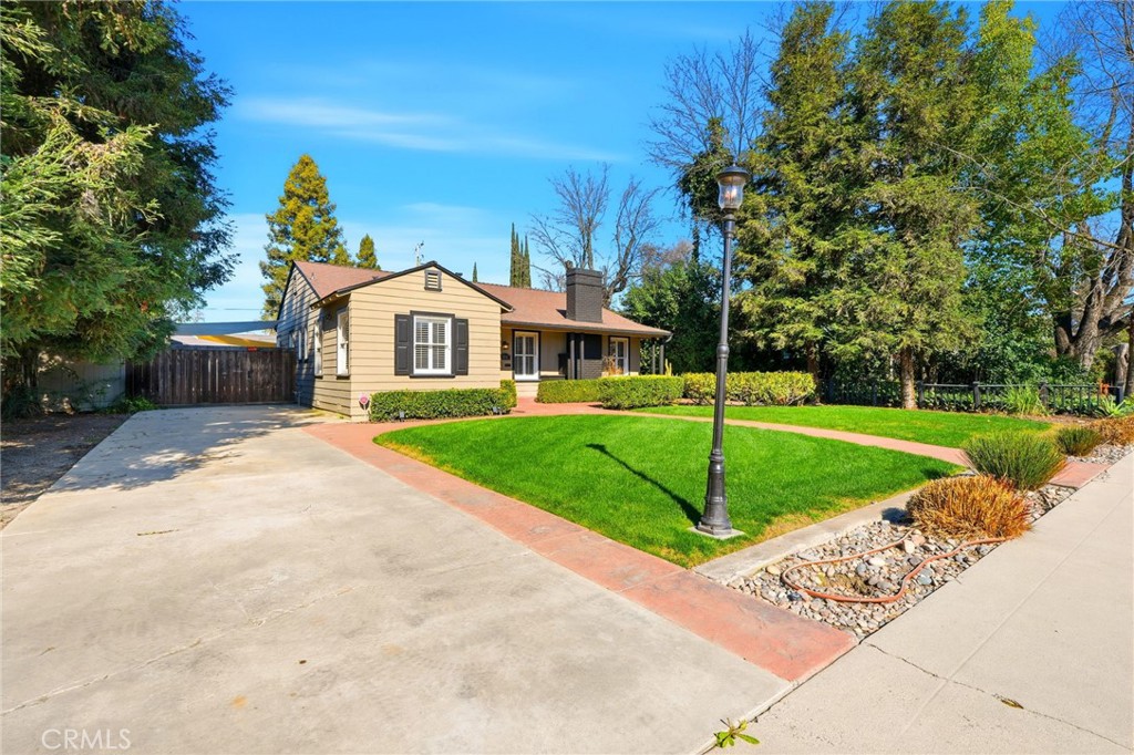 1708 W Myrtle Ave, Visalia, CA 93277