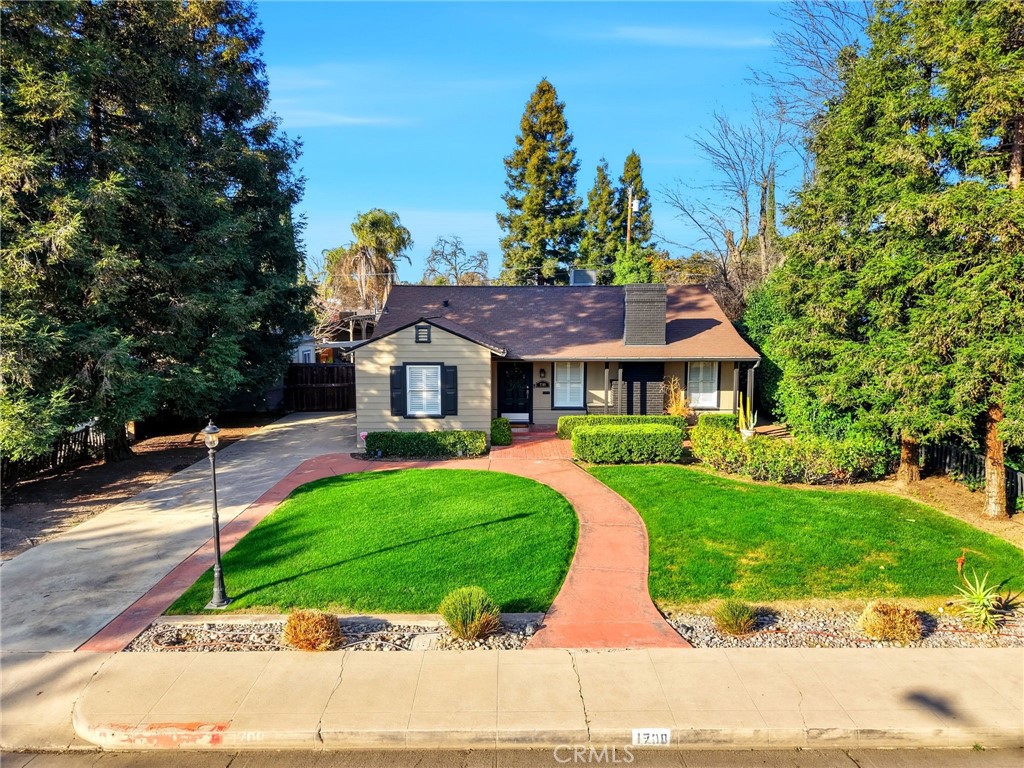 1708 W Myrtle Ave, Visalia, CA 93277