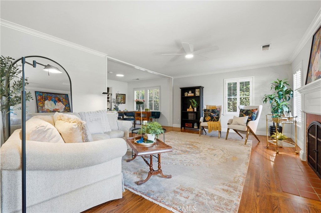 1708 W Myrtle Ave, Visalia, CA 93277